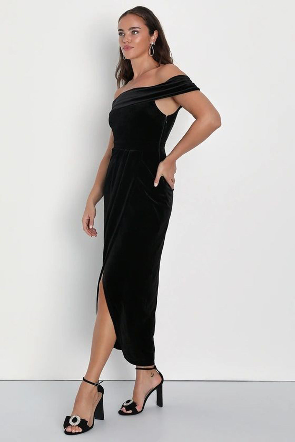 Women's Personalized Velvet Off-shoulder Dress